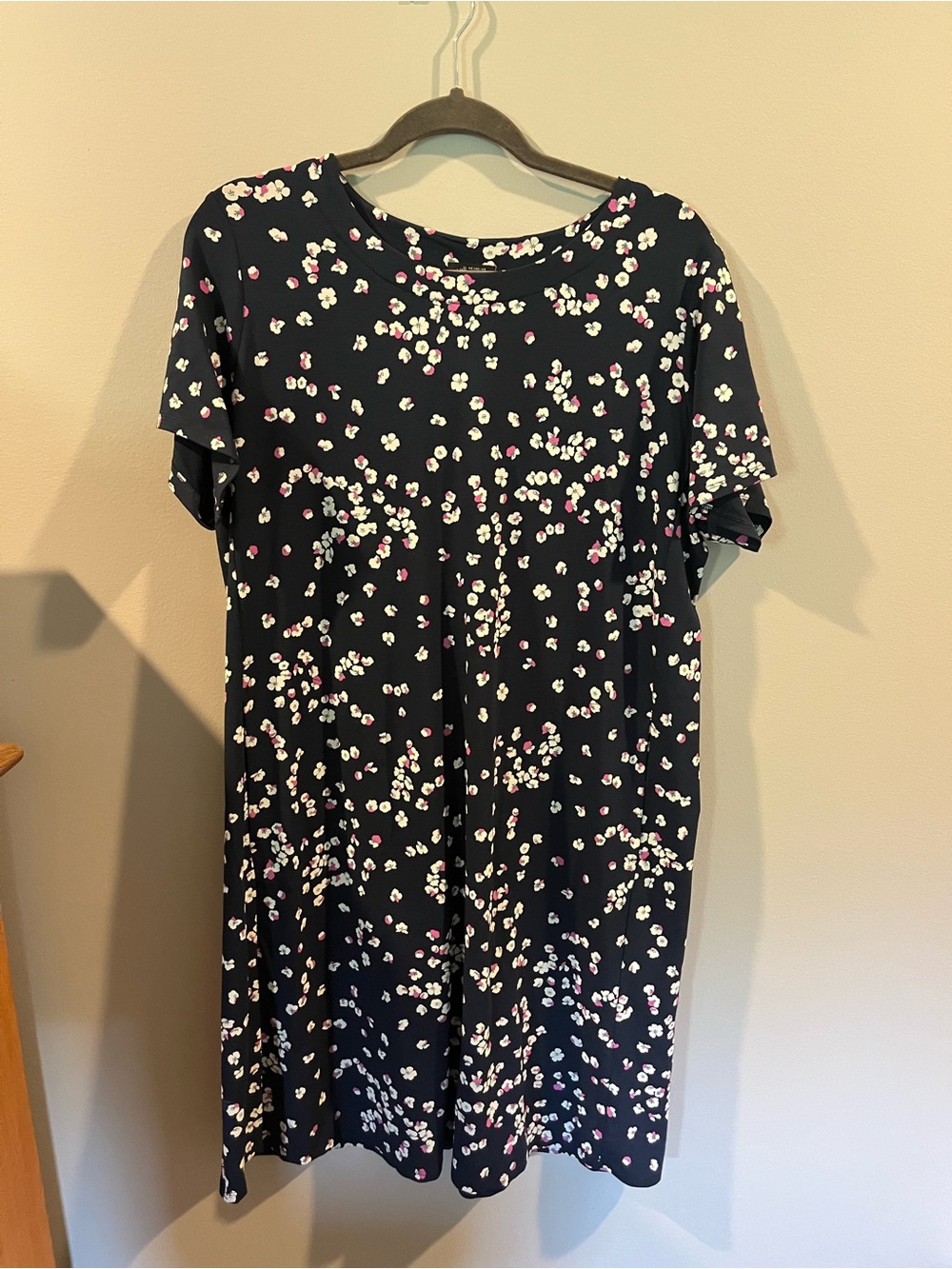 J. Jill Black Floral Short-Sleeve Shift Dress